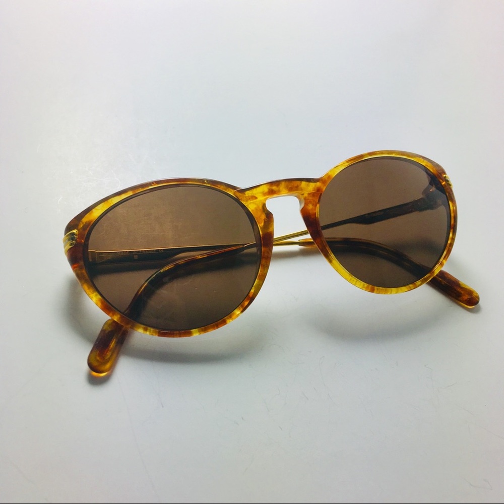 Authentic vintage Cartier sunglasses!!😎👀♥️♥️♥️💯